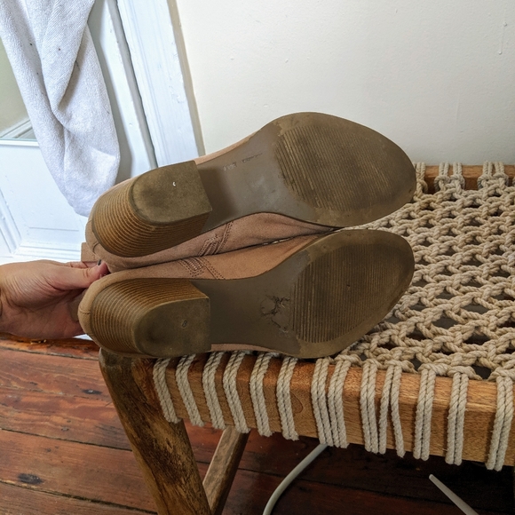 Tan lace up booties - Picture 4 of 6